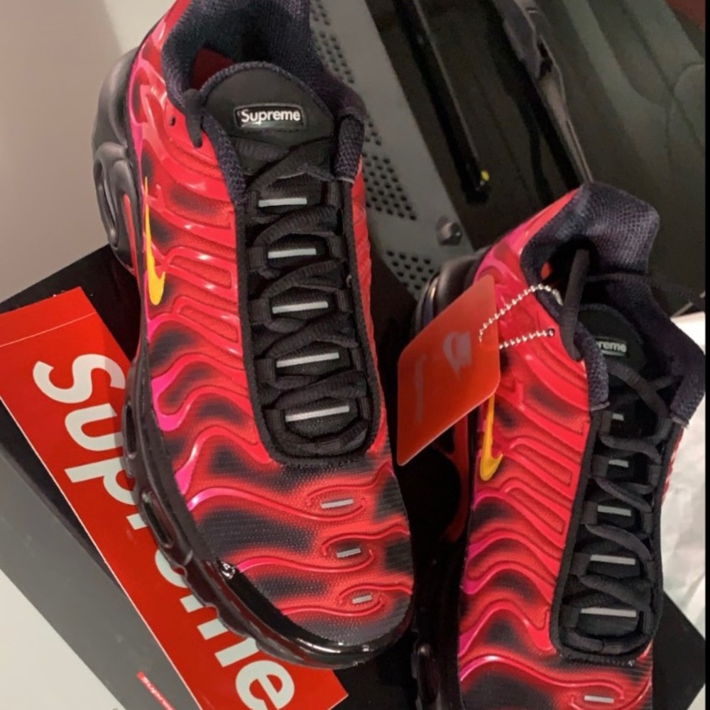Supreme air max
